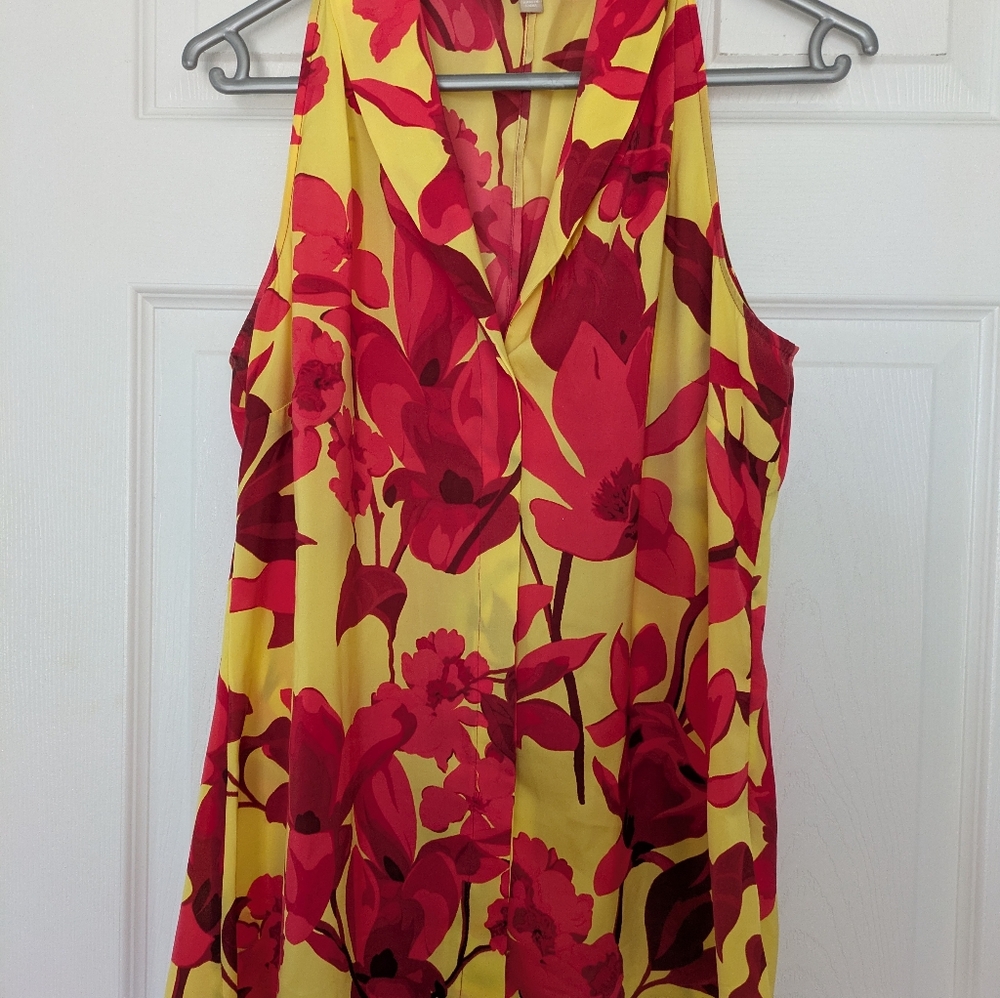 Banana Republic floral button -up tank top. Size 10
